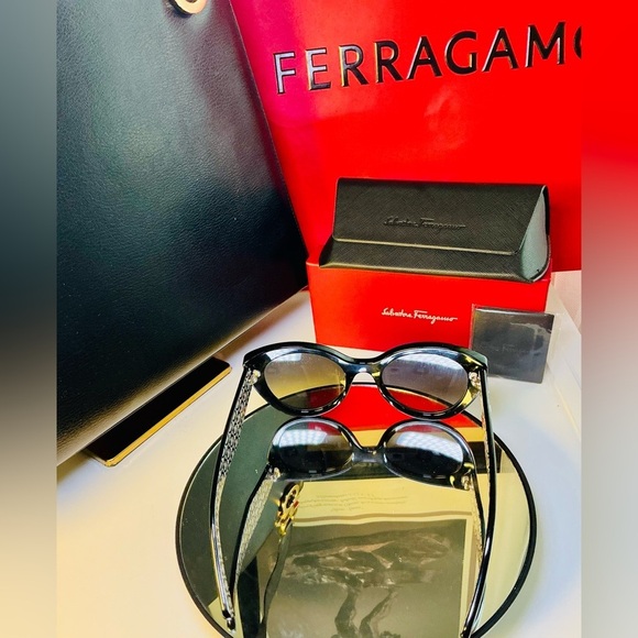 SALVATORE FERRAGAMO SUNGLASSES NEW - Picture 9 of 13